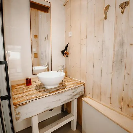 Le Cabanon Dore, Et Nature Chez Ivona