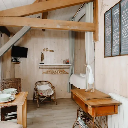 Le Cabanon Dore, Et Nature Chez Ivona בקתה